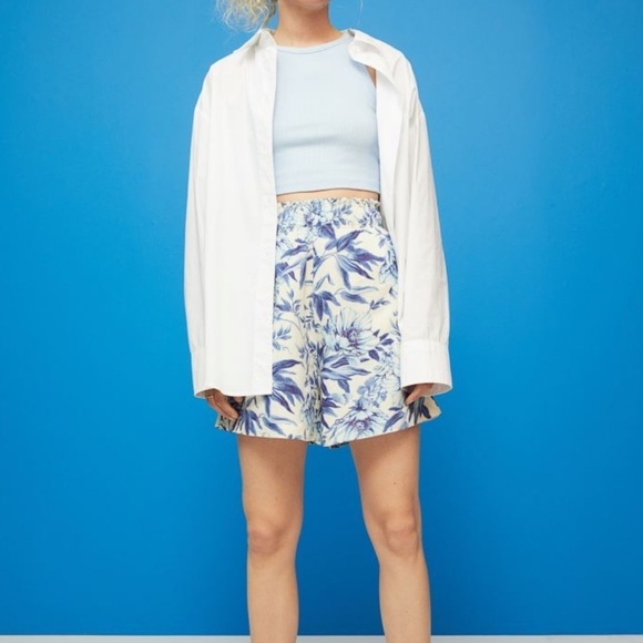 H&M Blue Floral Linen Pull On Shorts Medium - Picture 1 of 9